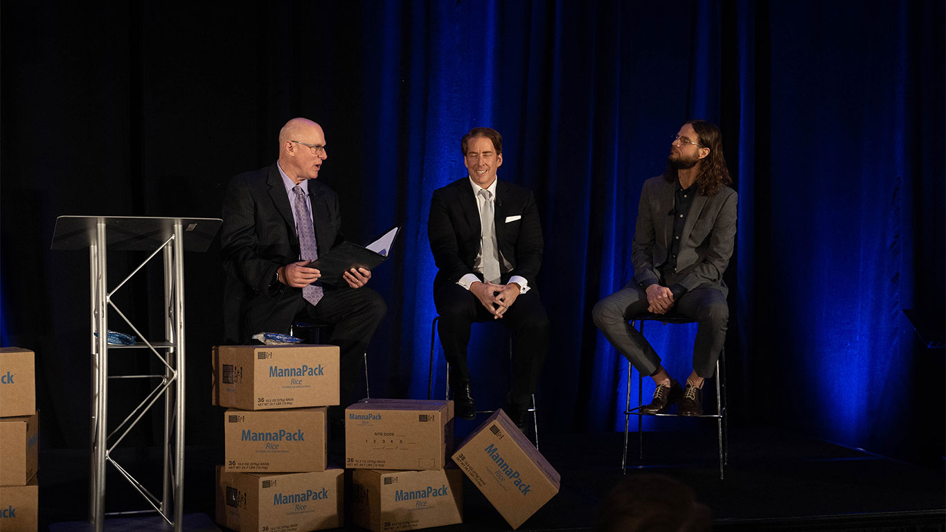 Andy Carr interviews Venture leaders at an FMSC gala