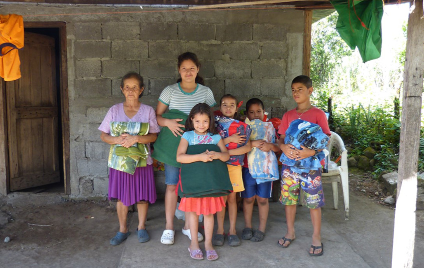 In Panama: Grandmothers Make Sacrifices 